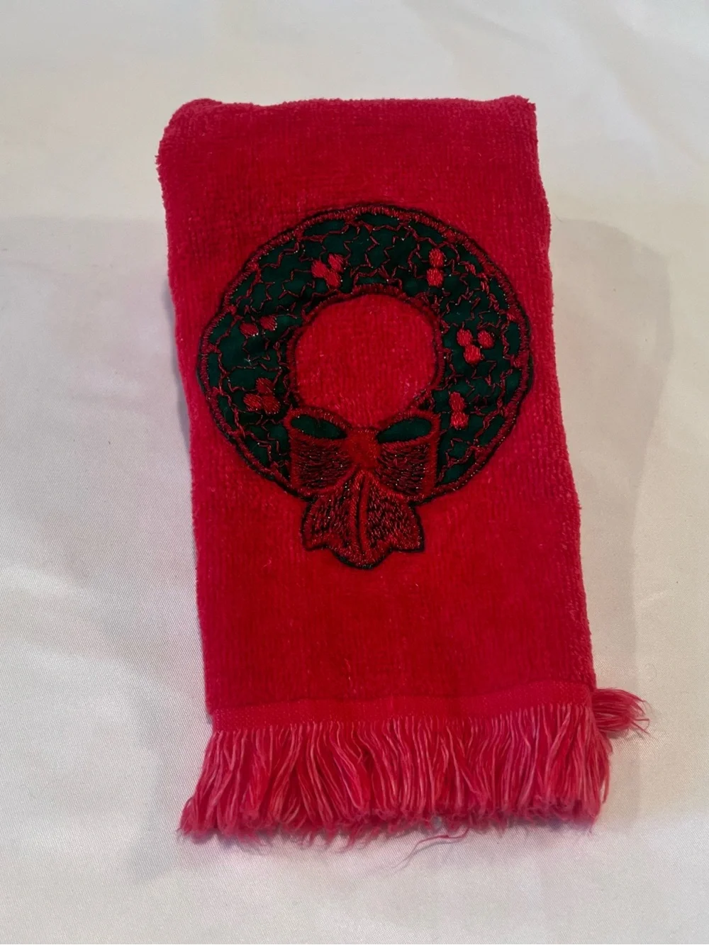 Vintage Martex Christmas Wreath Embroidered Hand Towel USA
